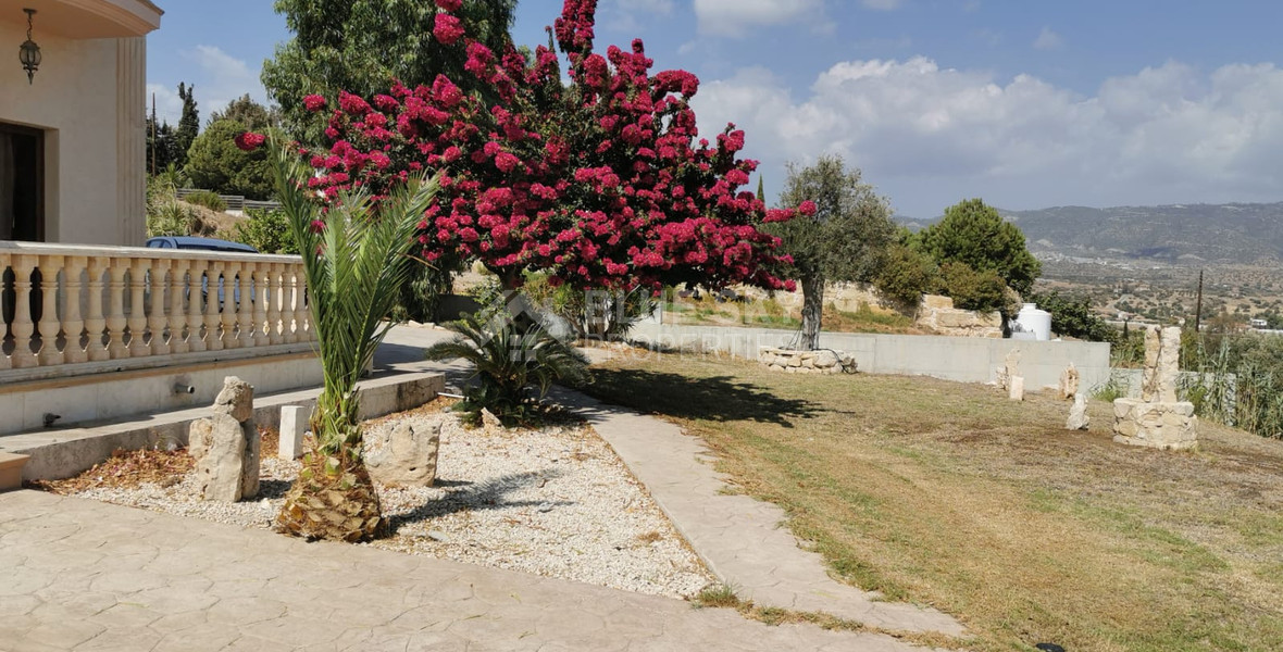 Spacious 5 Bedroom Villa  With Sea View for rent in Parekklisia, Limassol