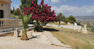 Spacious 5 Bedroom Villa  With Sea View for rent in Parekklisia, Limassol