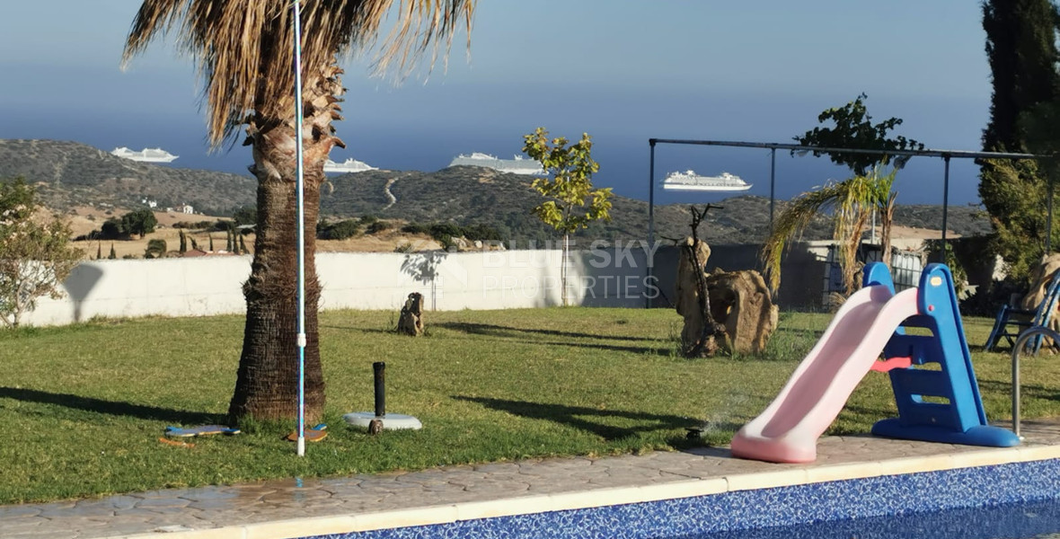 Spacious 5 Bedroom Villa  With Sea View for rent in Parekklisia, Limassol