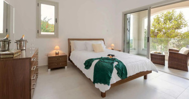 Luxury four bedroom Villa for Sale in Tala with Private Pool, Panoramic Views & Landscaped Gardens