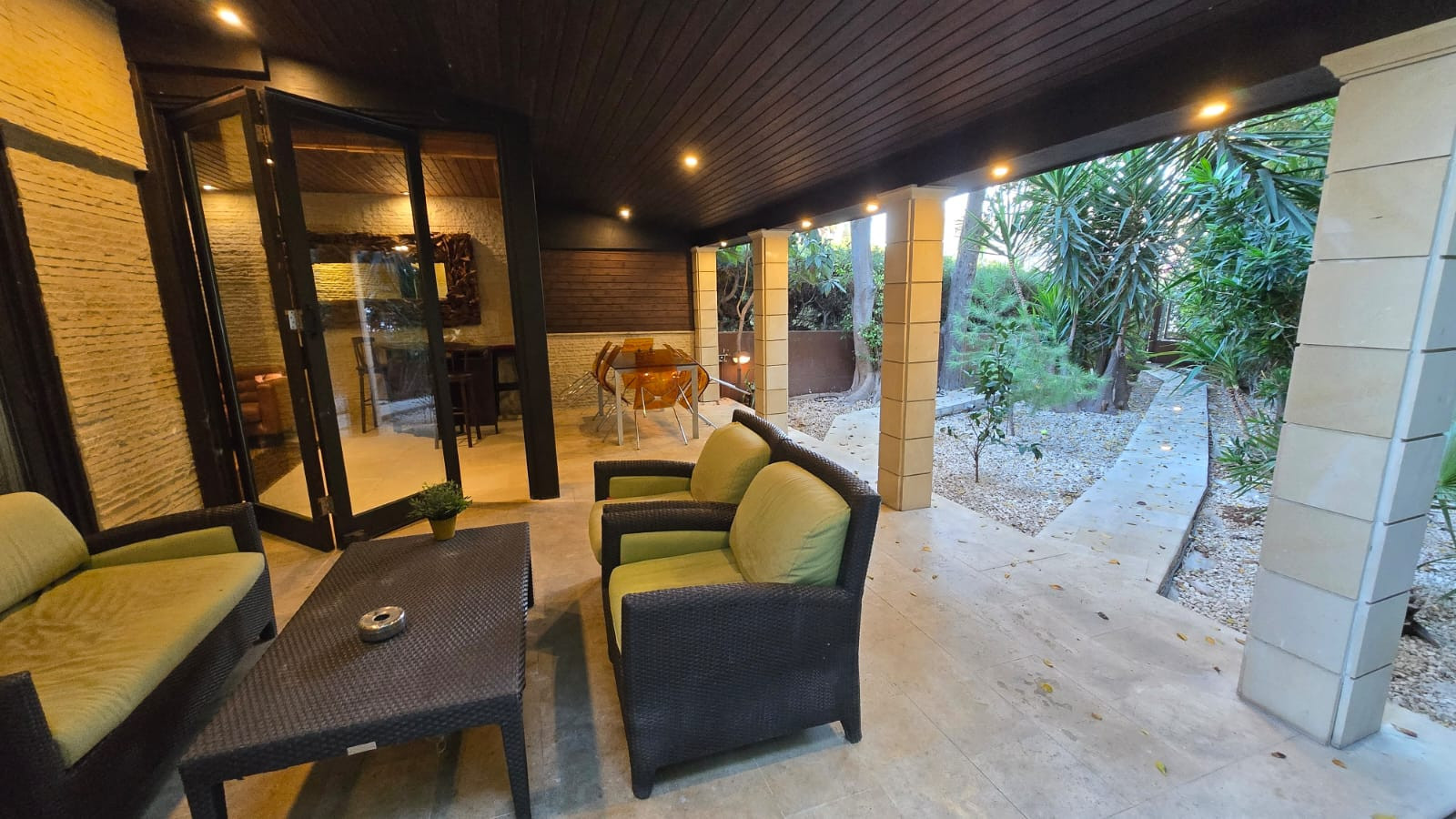 Adosado 2 habitaciones 80 m² en Koinoteta Parekklesias, Chipre