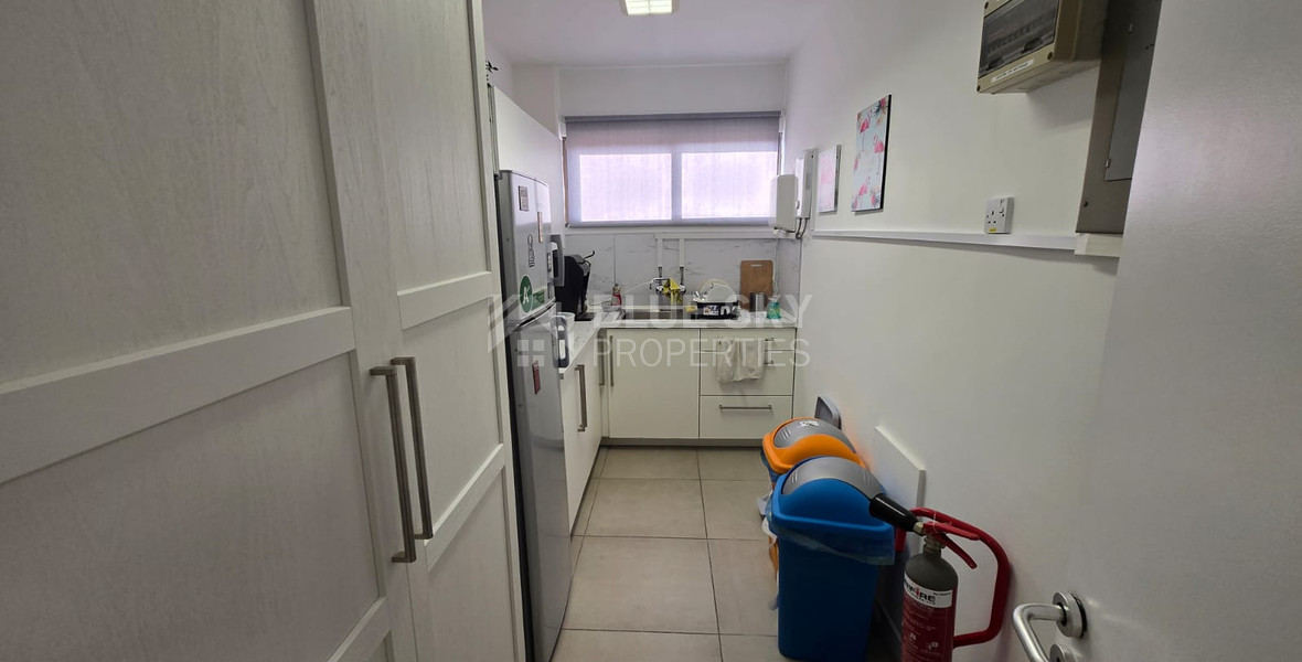 Full-Floor Office Units for Sale in Limassol City Centre – 320m², Prime Location, 7% ROI, Excellent Condition