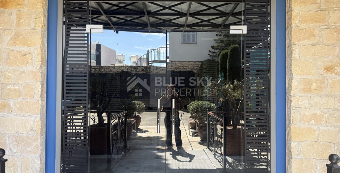 For Sale – Exceptional Industrial-Style Building in the Highly Sought-After Historical Centre