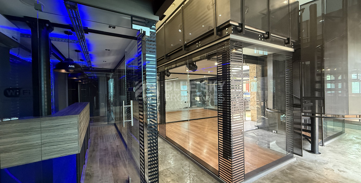 For Sale – Exceptional Industrial-Style Building in the Highly Sought-After Historical Centre