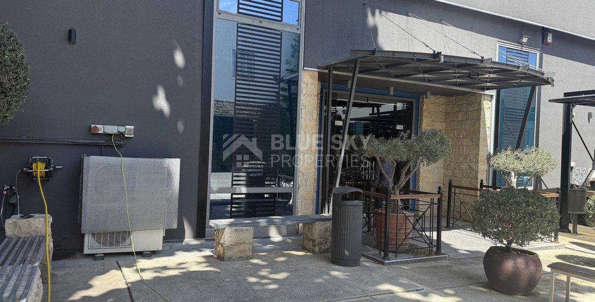 For Sale – Exceptional Industrial-Style Building in the Highly Sought-After Historical Centre