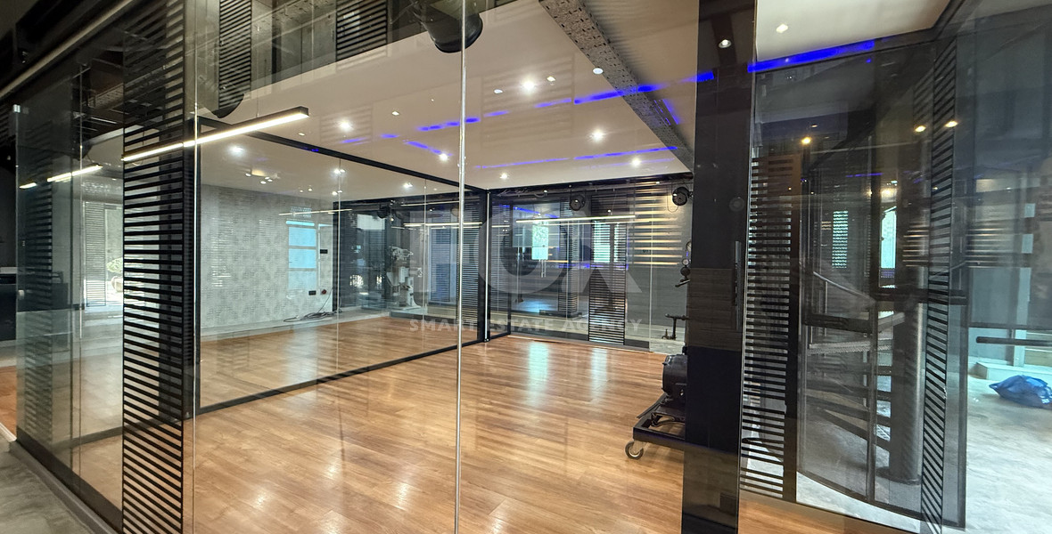 For Sale – Exceptional Industrial-Style Building in the Highly Sought-After Historical Centre