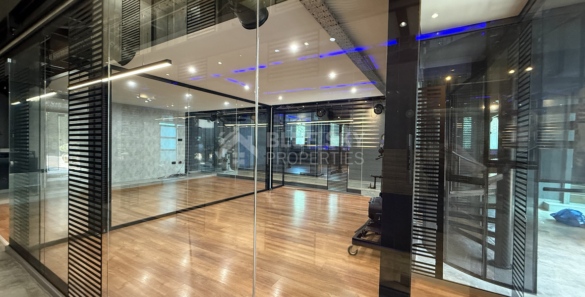 For Sale – Exceptional Industrial-Style Building in the Highly Sought-After Historical Centre