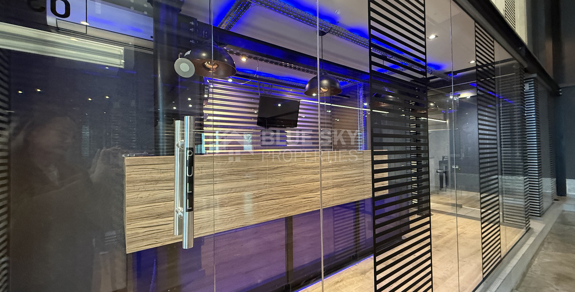 For Sale – Exceptional Industrial-Style Building in the Highly Sought-After Historical Centre