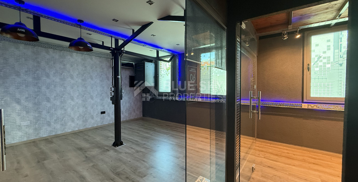 For Sale – Exceptional Industrial-Style Building in the Highly Sought-After Historical Centre