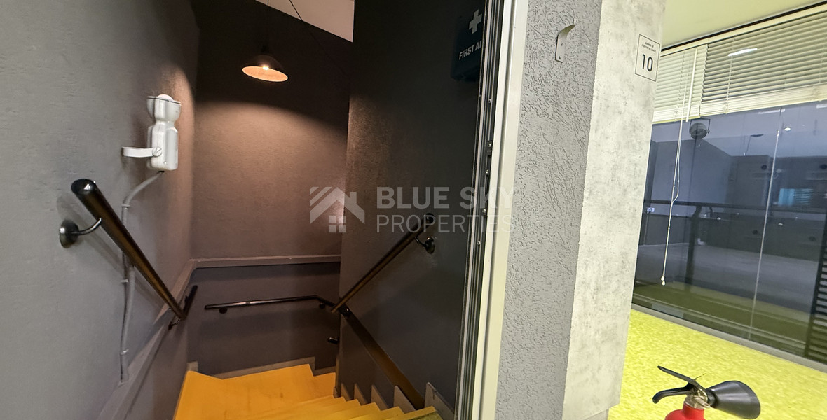 For Sale – Exceptional Industrial-Style Building in the Highly Sought-After Historical Centre