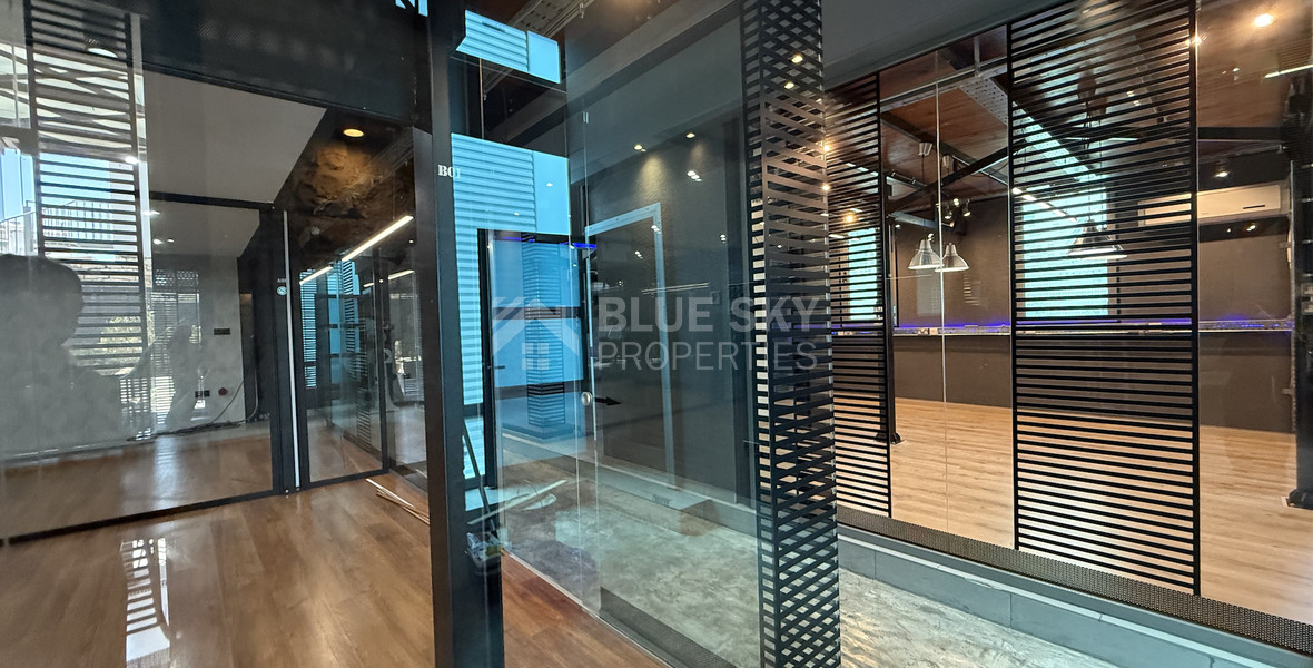 For Sale – Exceptional Industrial-Style Building in the Highly Sought-After Historical Centre