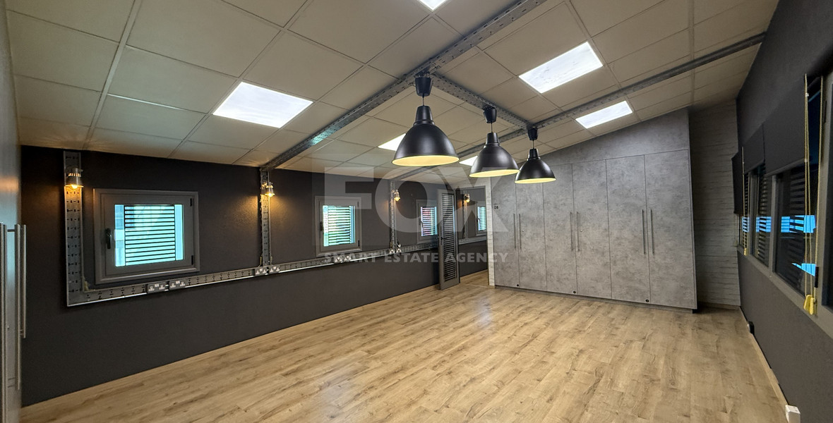 For Sale – Exceptional Industrial-Style Building in the Highly Sought-After Historical Centre