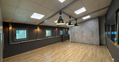 For Sale – Exceptional Industrial-Style Building in the Highly Sought-After Historical Centre