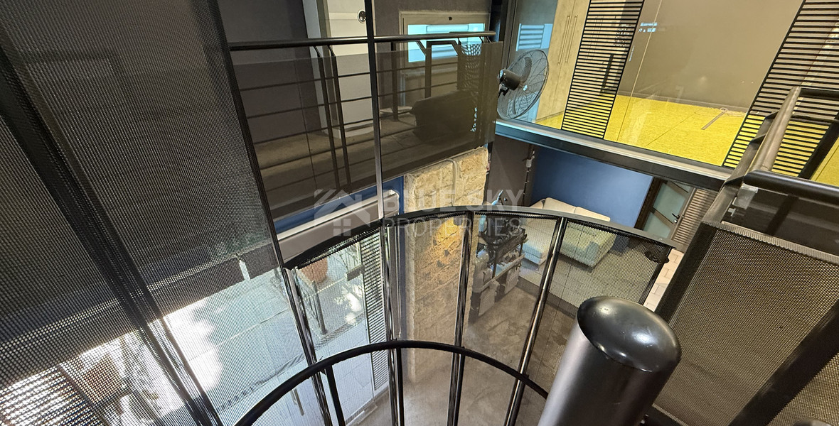 For Sale – Exceptional Industrial-Style Building in the Highly Sought-After Historical Centre