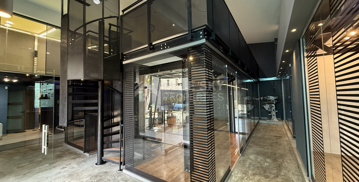 For Sale – Exceptional Industrial-Style Building in the Highly Sought-After Historical Centre