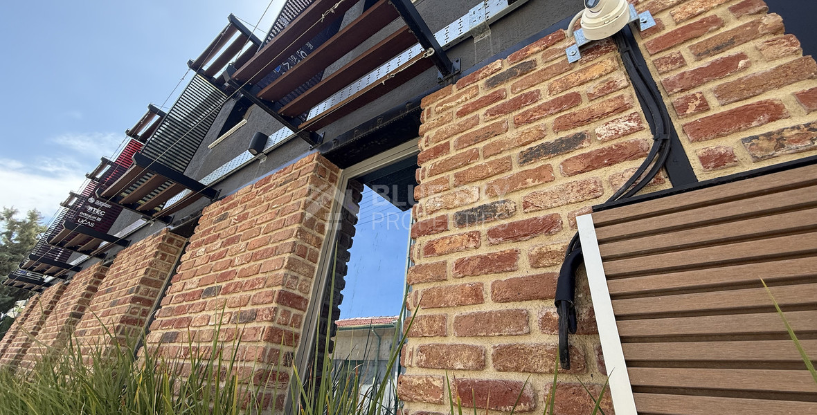 For Sale – Exceptional Industrial-Style Building in the Highly Sought-After Historical Centre