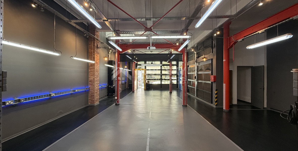 SALE :Exceptional Investment Opportunity in Historic Town – Fully Renovated Building on two floors.