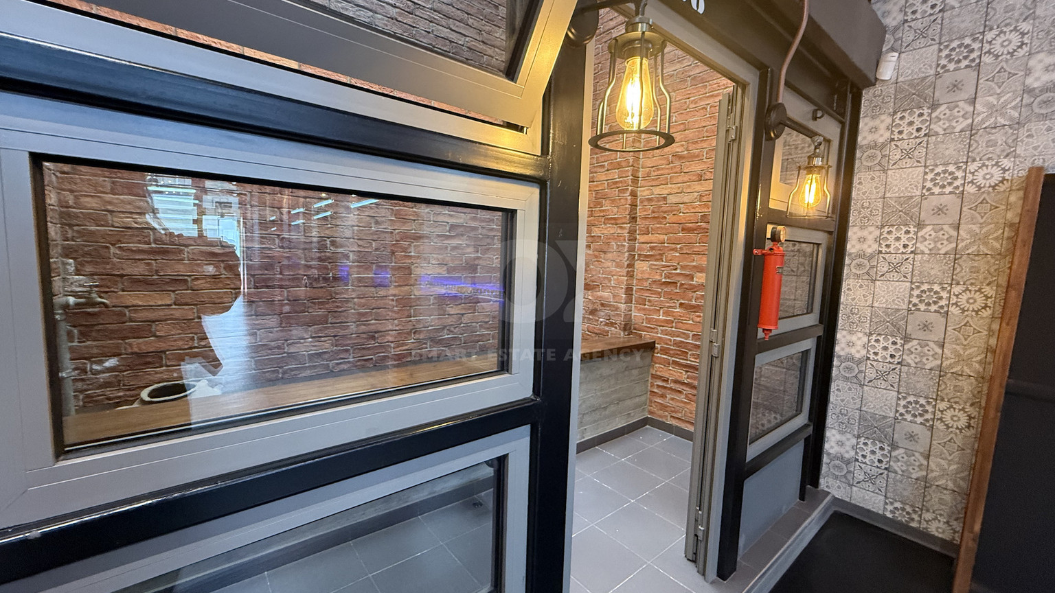 SALE :Exceptional Investment Opportunity in Historic Town – Fully Renovated Building on two floors.