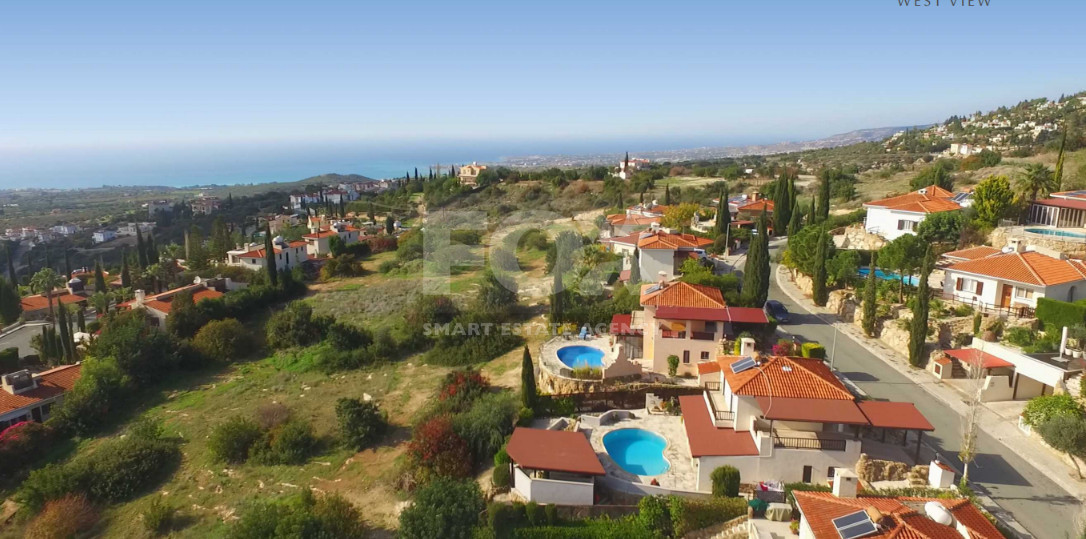 Spacious Five Bedroom Detached Villa in Tala Hillside Location, for sale