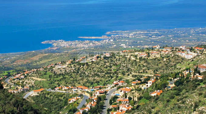 Spacious Five Bedroom Detached Villa in Tala Hillside Location, for sale