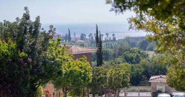 High-End Coastal Living: Spacious two bedroom apartment near Paphos Amenities