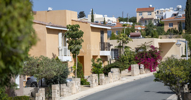 Stylish Coastal Living with Tennis Court, Clubhouse & Pools in Paphos