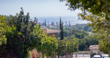 One bedroom Stylish Coastal Living with  Tennis Court, Clubhouse & Pools in Paphos