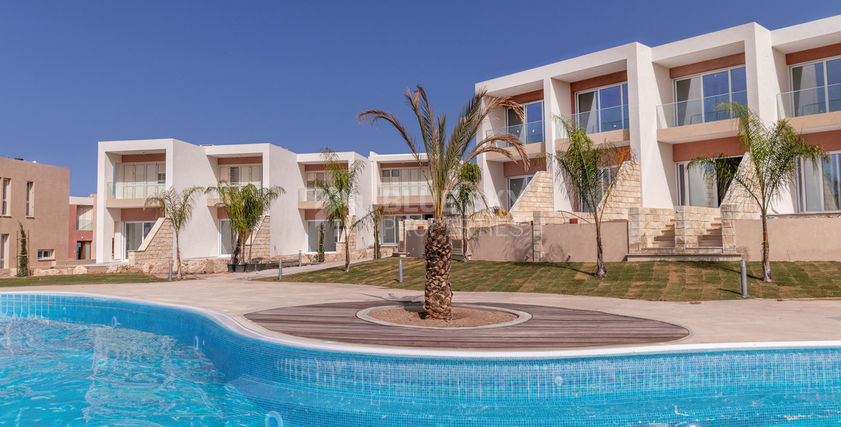 Modern two Bedroom Apartment in Chloraka, Paphos | Terrace, Gardens & Mediterranean Style for sale