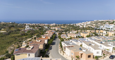 Modern two Bedroom Apartment in Chloraka, Paphos | Terrace, Gardens & Mediterranean Style for sale