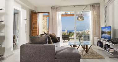 Luxury one Bedroom + Study Apartment Near the Coast | Modern Hilltop Community with Gardens & Pools