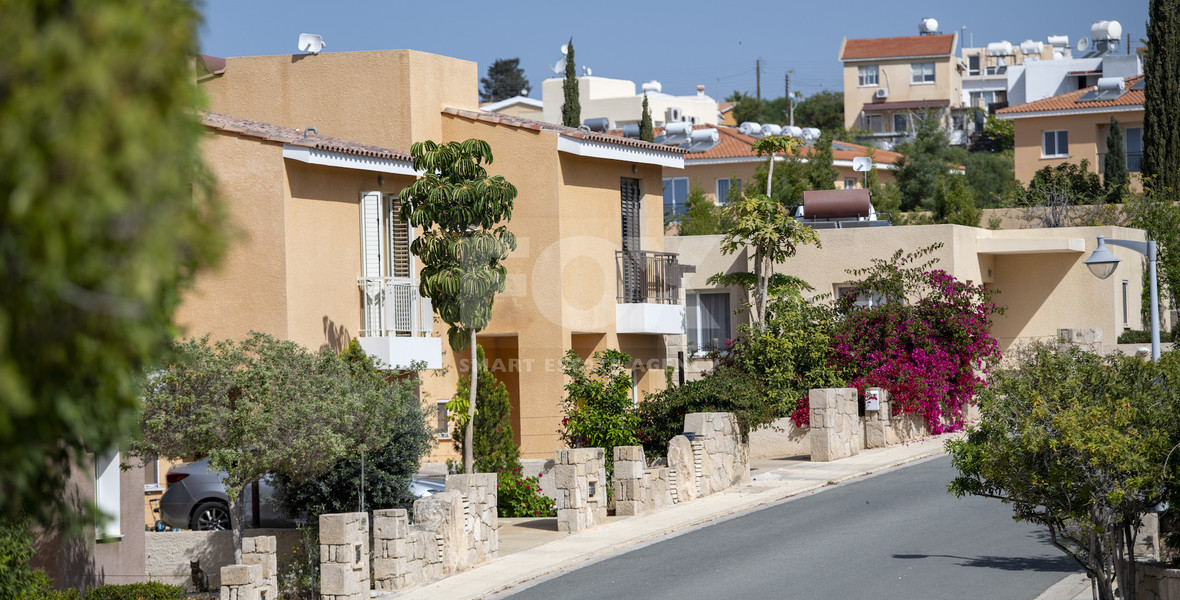 Luxury one Bedroom + Study Apartment Near the Coast | Modern Hilltop Community with Gardens & Pools