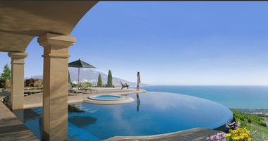 Exclusive five bedroom Beachfront Living in Peyia – Luxury Coastal Homes with Panoramic Views