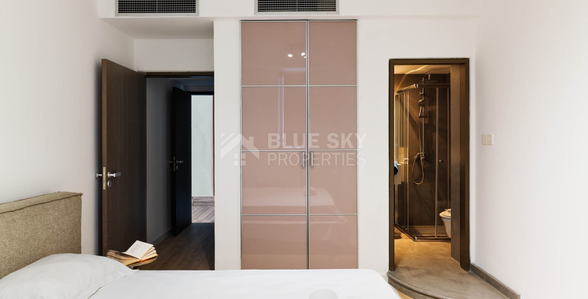 RENT: ON THE BEACH FULLY FURNISHED LUXURY APARTMENT WITH GATED ENTRY AND UNDERGROUND PARKING
