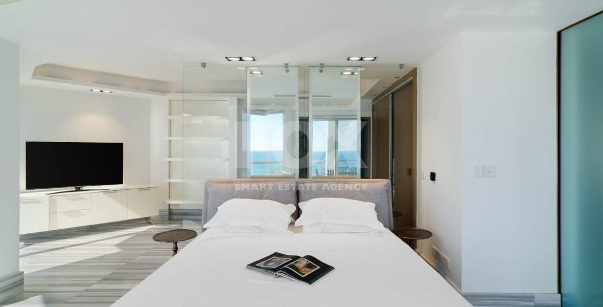 RENT: ON THE BEACH FULLY FURNISHED LUXURY APARTMENT WITH GATED ENTRY AND UNDERGROUND PARKING