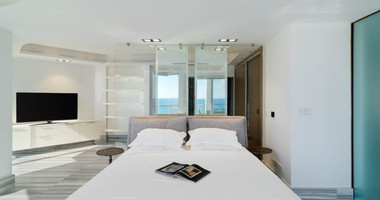 RENT: ON THE BEACH FULLY FURNISHED LUXURY APARTMENT WITH GATED ENTRY AND UNDERGROUND PARKING