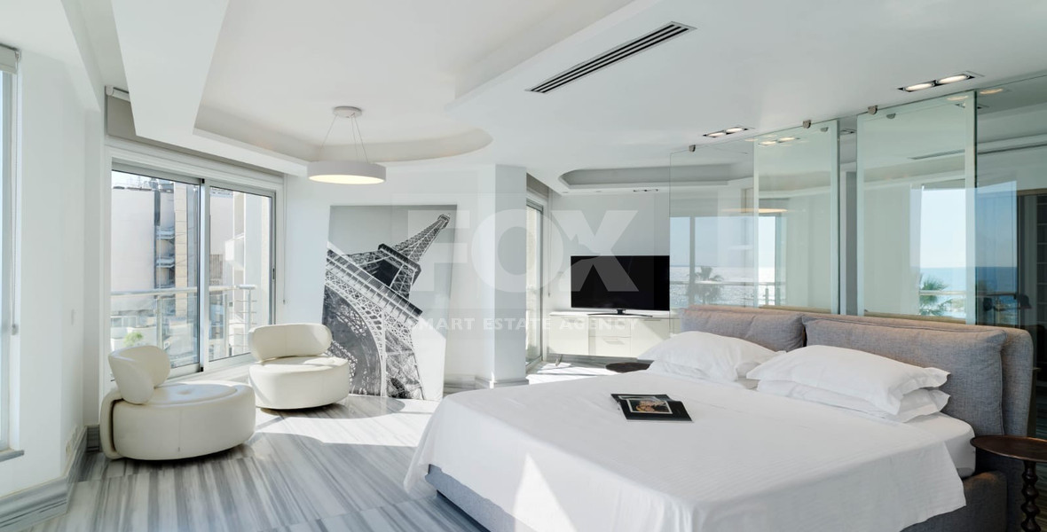 RENT: ON THE BEACH FULLY FURNISHED LUXURY APARTMENT WITH GATED ENTRY AND UNDERGROUND PARKING