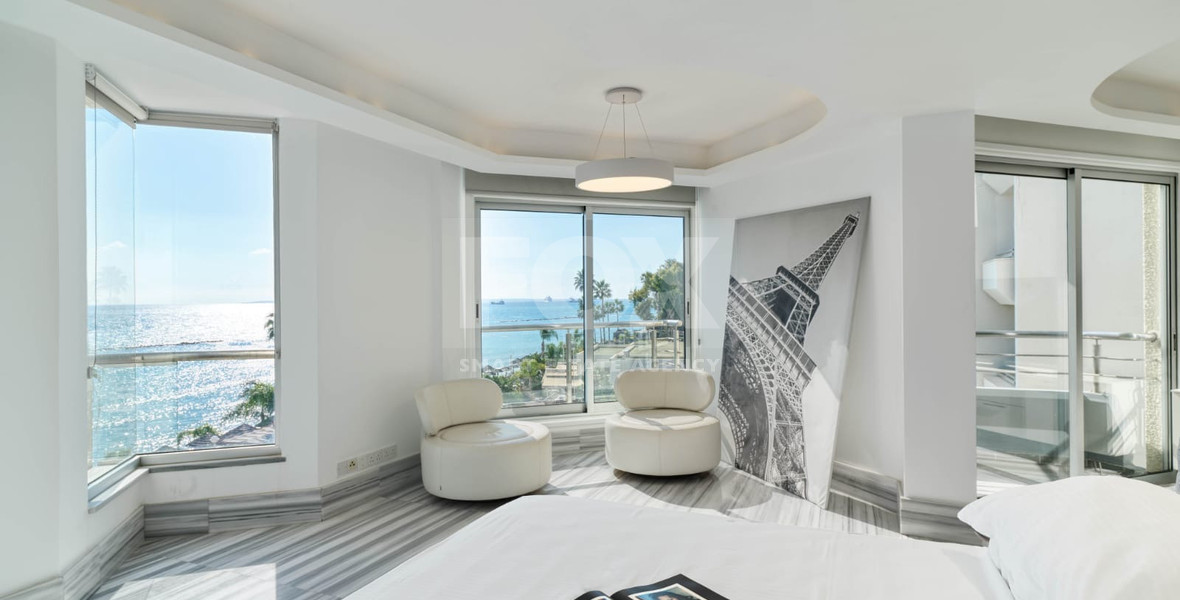 RENT: ON THE BEACH FULLY FURNISHED LUXURY APARTMENT WITH GATED ENTRY AND UNDERGROUND PARKING