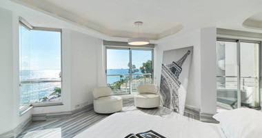 RENT: ON THE BEACH FULLY FURNISHED LUXURY APARTMENT WITH GATED ENTRY AND UNDERGROUND PARKING