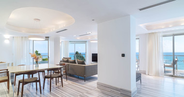 RENT: ON THE BEACH FULLY FURNISHED LUXURY APARTMENT WITH GATED ENTRY AND UNDERGROUND PARKING