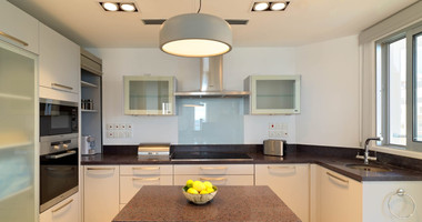 RENT: ON THE BEACH FULLY FURNISHED LUXURY APARTMENT WITH GATED ENTRY AND UNDERGROUND PARKING