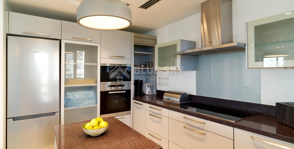 RENT: ON THE BEACH FULLY FURNISHED LUXURY APARTMENT WITH GATED ENTRY AND UNDERGROUND PARKING