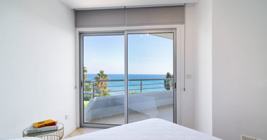 RENT: ON THE BEACH FULLY FURNISHED LUXURY APARTMENT WITH GATED ENTRY AND UNDERGROUND PARKING