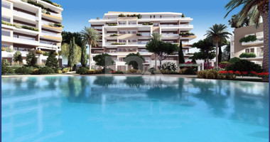 Three Bedroom Coastal Apartment in Chloraka, Paphos | Contemporary Design & Prime Location, for Sale