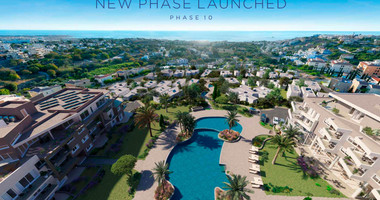 Three Bedroom Coastal Apartment in Chloraka, Paphos | Contemporary Design & Prime Location, for Sale