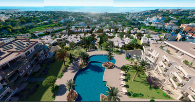 Three Bedroom Coastal Apartment in Chloraka, Paphos | Contemporary Design & Prime Location, for Sale