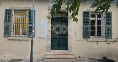 RENT:Renovated Commercial Building in the Heart of the Old Town