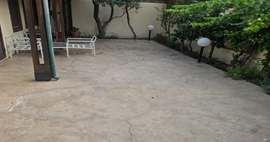 RENT:Renovated Commercial Building in the Heart of the Old Town