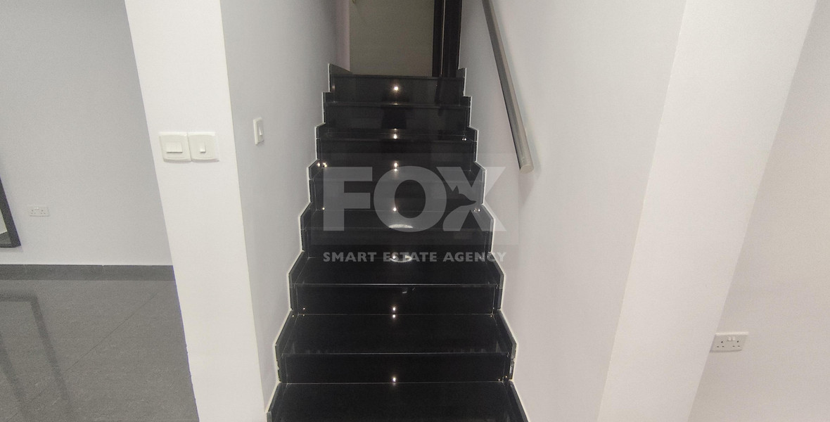 Three bedroom upper floor house for rent in Apostoloi Petrou & Pavlou, Limassol