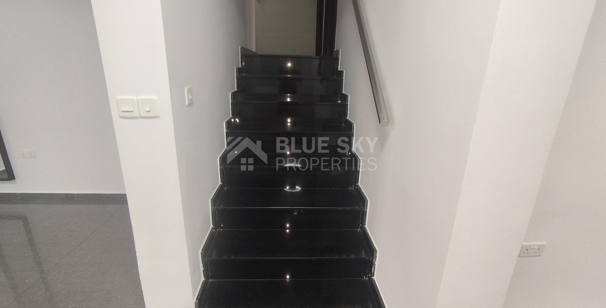 Three bedroom upper floor house for rent in Apostoloi Petrou & Pavlou, Limassol