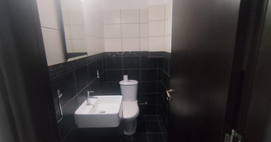 Three bedroom upper floor house for rent in Apostoloi Petrou & Pavlou, Limassol